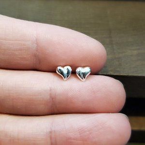 925 Sterling Silver Tiny Cute Curved Heart Stud Earrings
